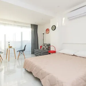 https://six-apartments.protaras-cy-hotels.com